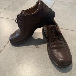 Men leather shoes